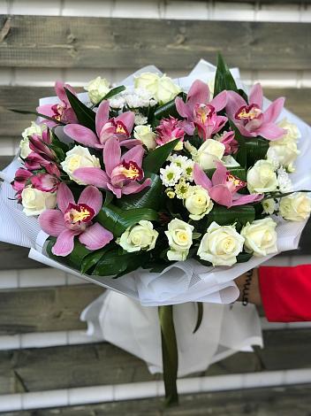 Букет цветов из: Розы и Хризантемы в Манасе