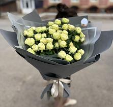 Букет Белые кустовые розы Солинеро в Манасе