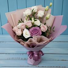 Букет цветов из:  Розы и Лизиантусы в Манасе