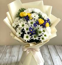 Букет цветов из:  Ирисы, Хризантемы и Розы в Манасе