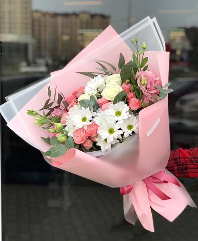 Букет цветов из: Розы, Лизиантусы и Хризантемы в Манасе